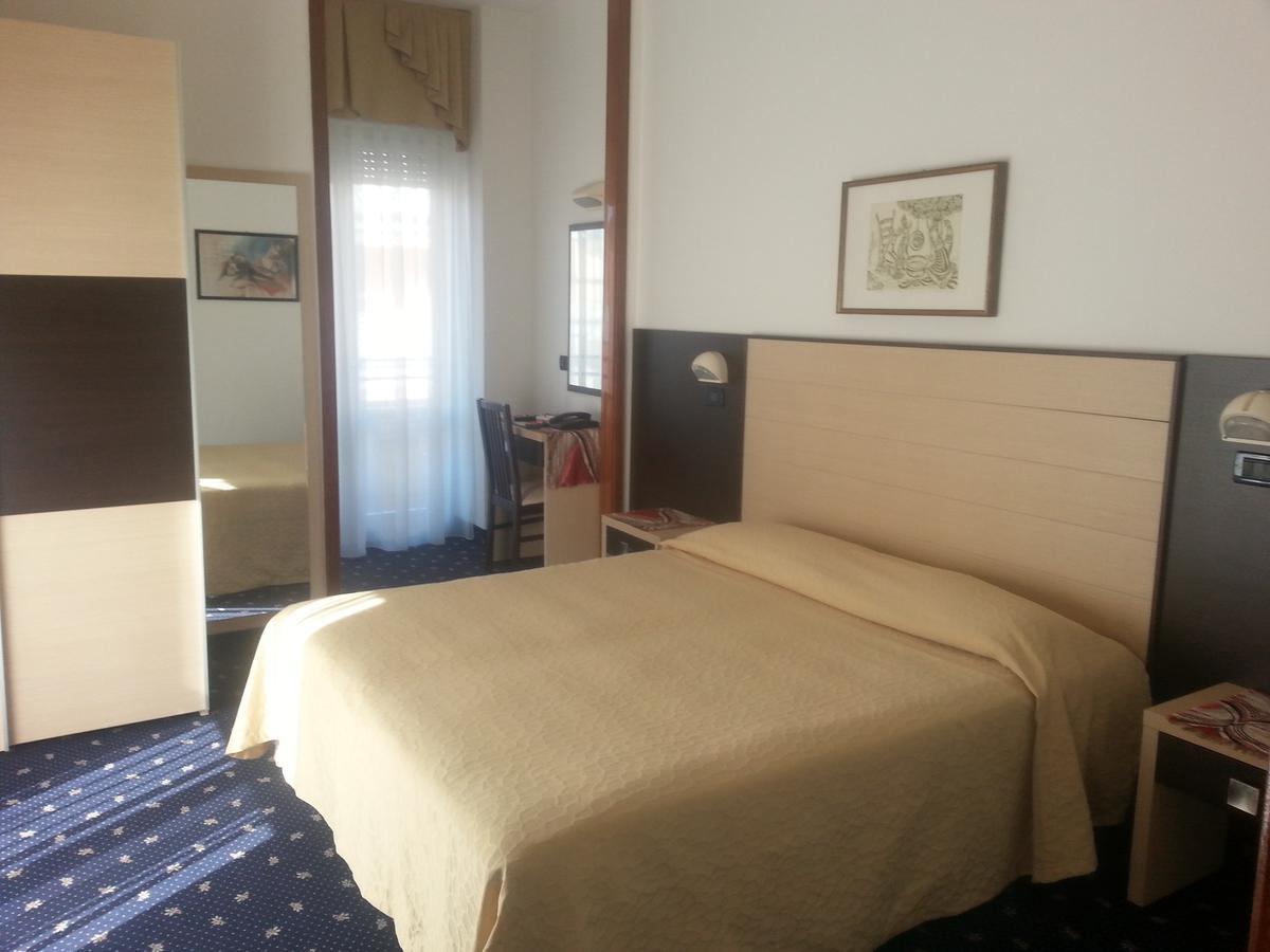 Hotel Tilly Cesenatico Exterior photo